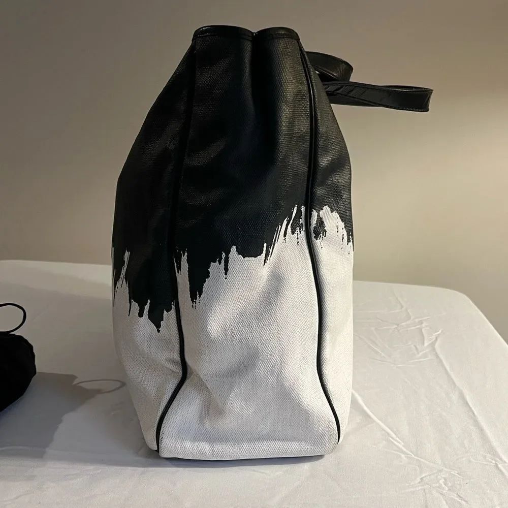 Yves Saint Laurent Black and White Artistic Tote - Picture 7 of 15